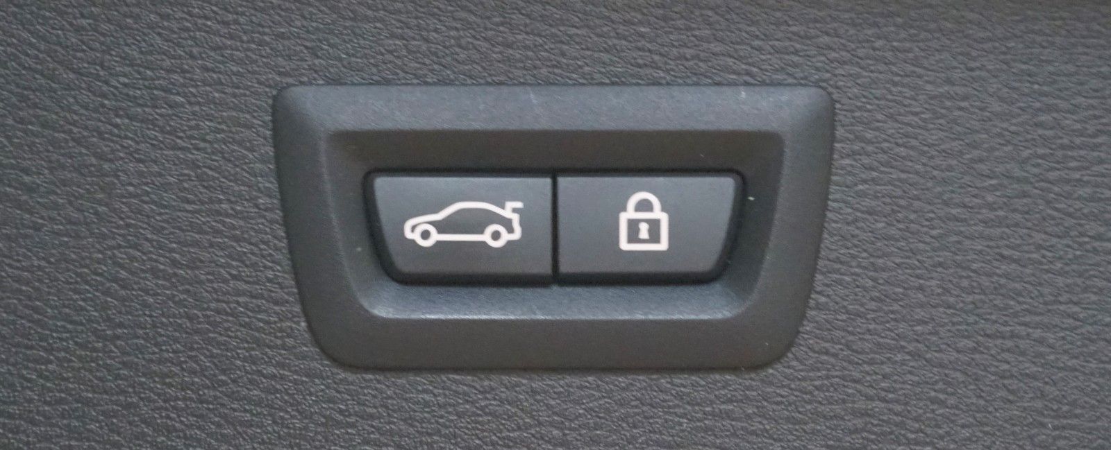 BMW X1 xDrive 20 d xLine - Samsaru's Car Outlet