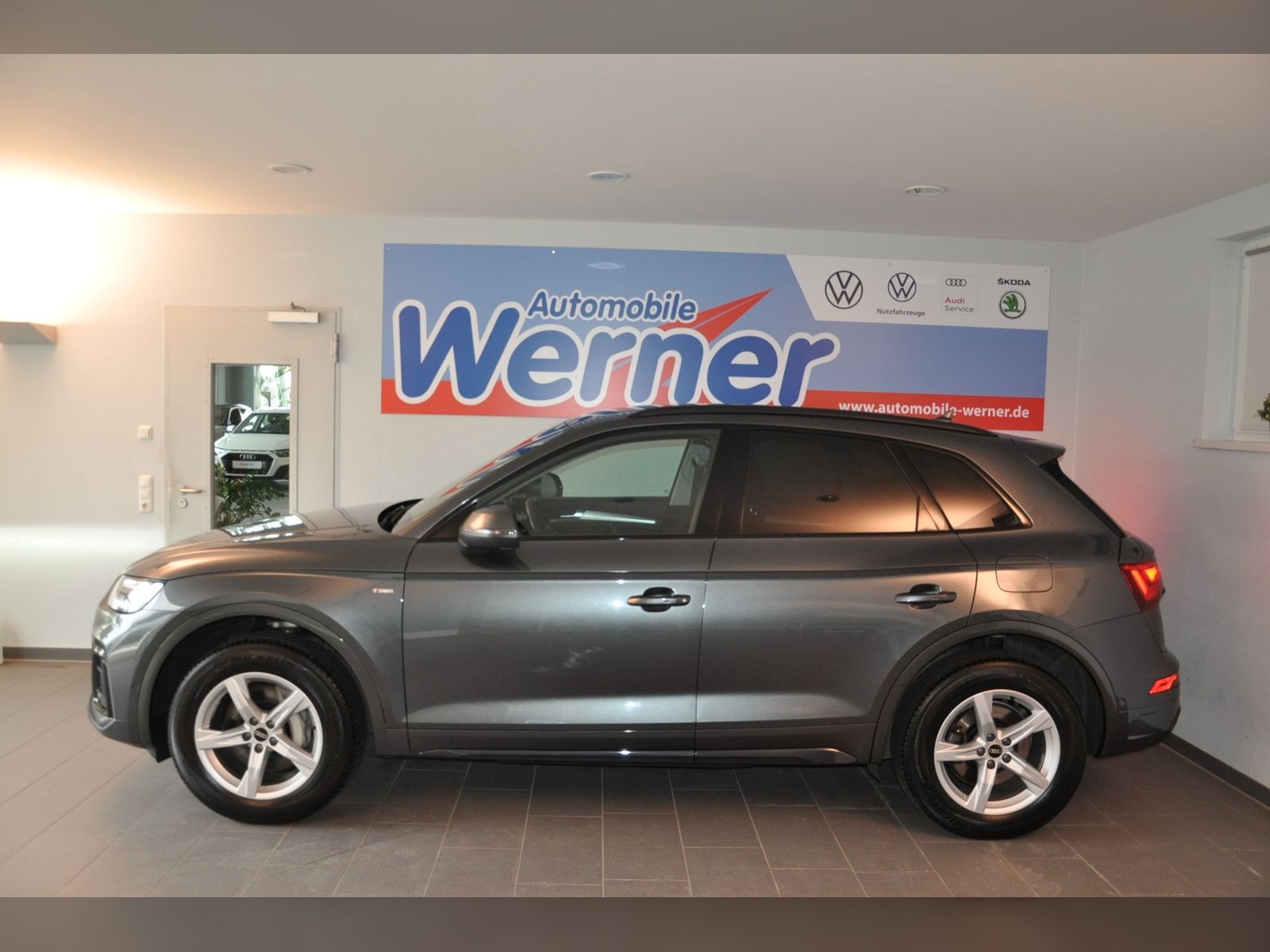 Audi Q5  50TFSIe S line quattro AHK Matrix Standklima