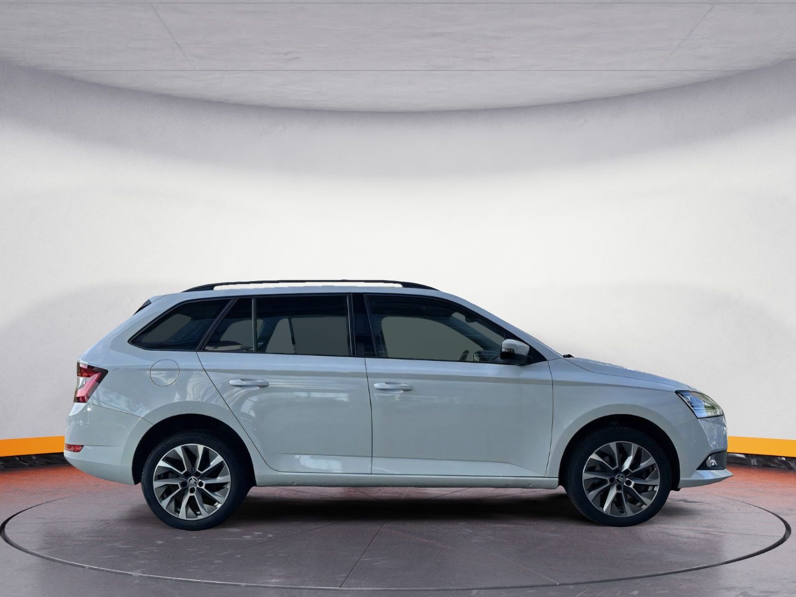 Skoda Fabia Combi 1.0TSI DSG - Samsaru's Car Outlet