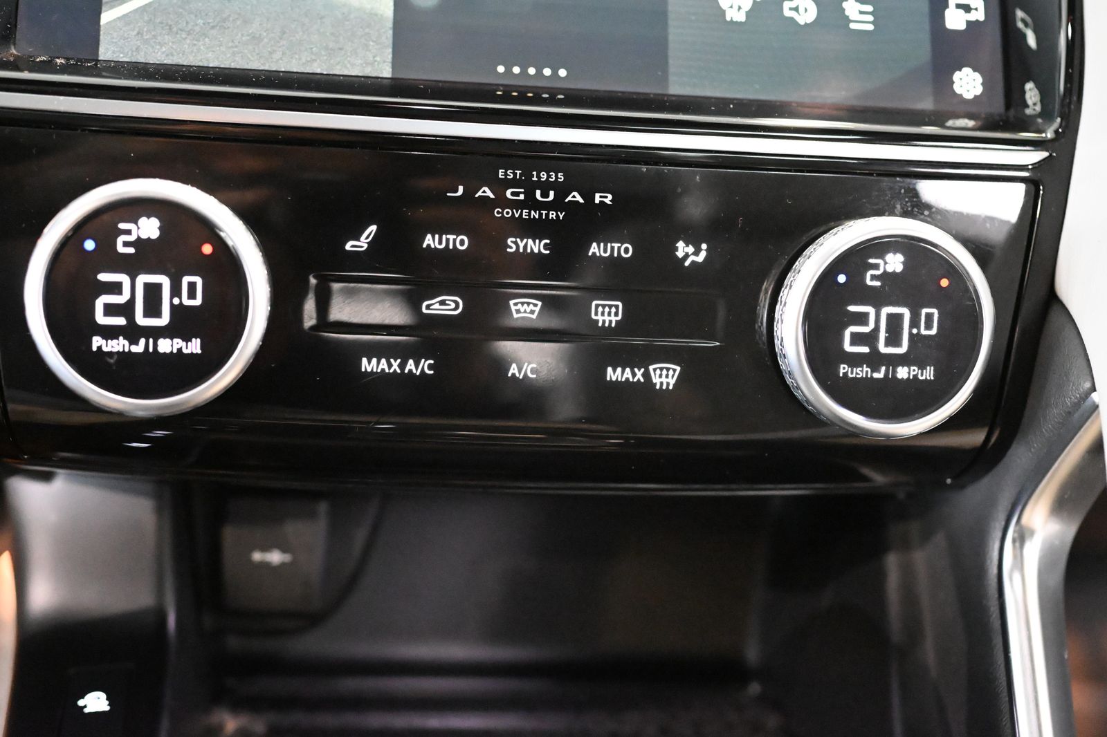 Jaguar E-PACE D200 R-Dynamic HSE AWD Pano ACC Leder 20"