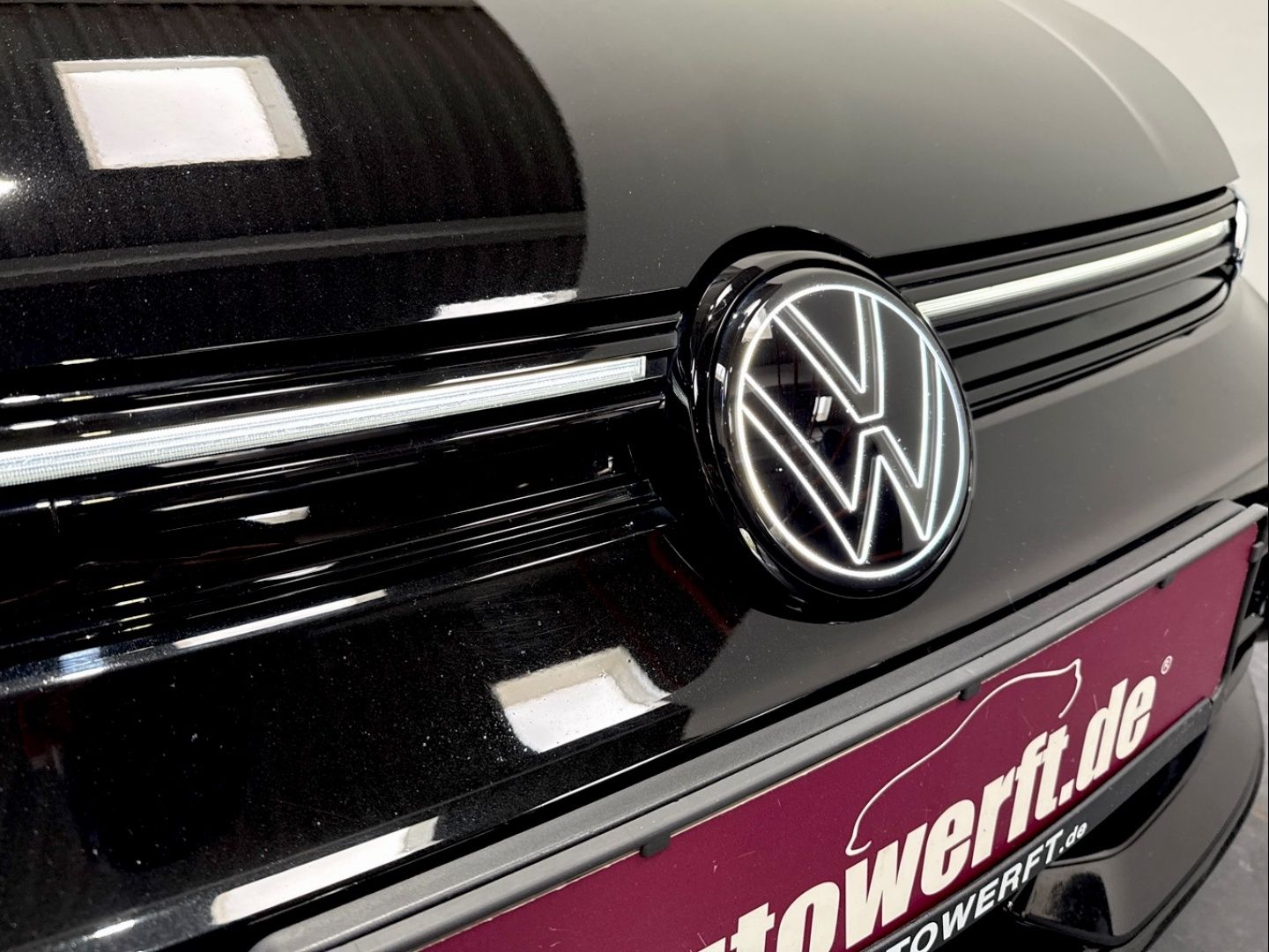 Volkswagen Golf R 4M FACELIFT AKRAPOVIC BLACK LEDER HEAD 36