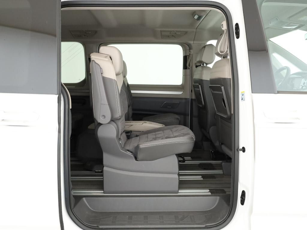 Volkswagen T7 Multivan 1.5 TSI eHybrid 4M*7S*DCC*AHK*ACC*Hu
