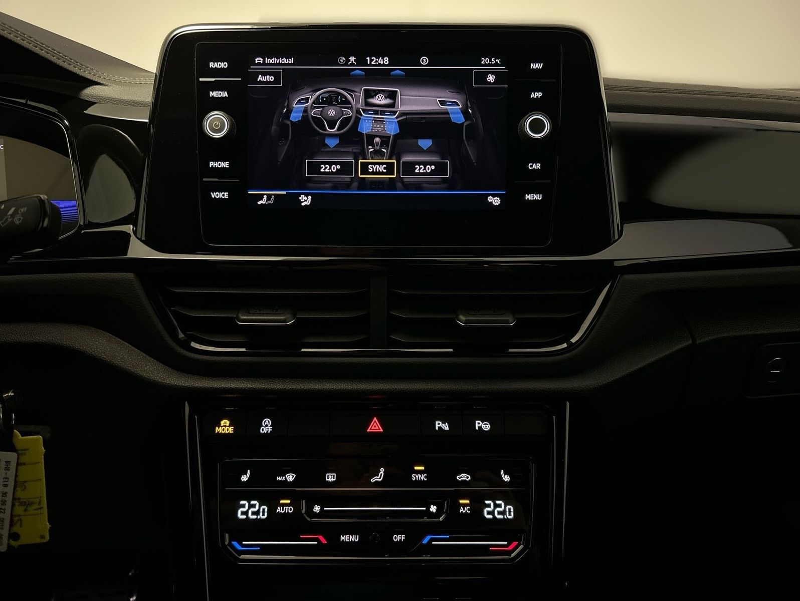 Volkswagen T-Roc 1.5 TSI - Samsaru's Car Outlet