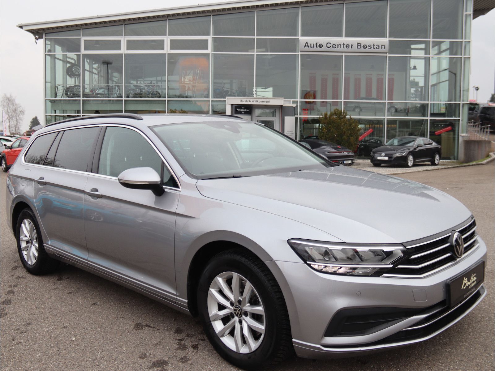 Volkswagen Passat 1.5 TSI BUSINESS - Samsaru's Car Outlet
