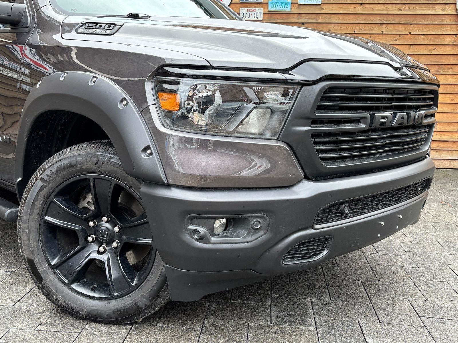 Dodge RAM 1500 5,7L Gen5 Hardtop QuadCab Leder LPG