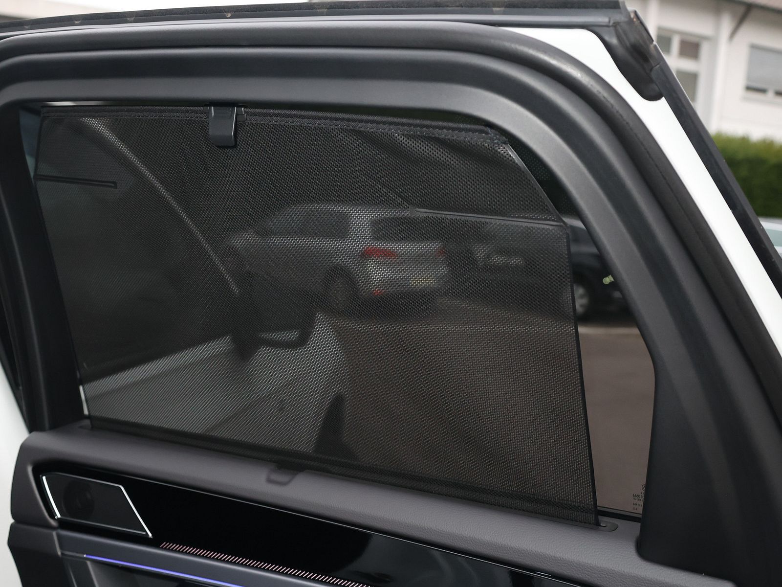 Volkswagen Touareg R 3.0 TSI R Plug-In - Samsaru's Car Outlet