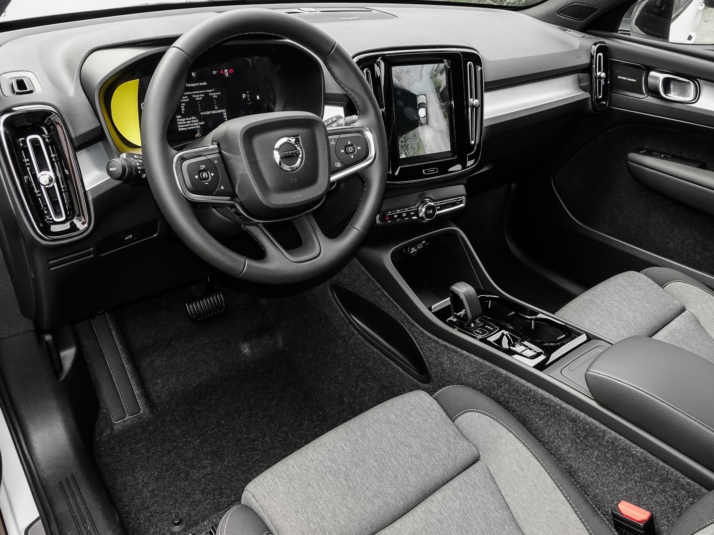 Volvo XC40 B3 Benzin Plus Dark - Samsaru's Car Outlet