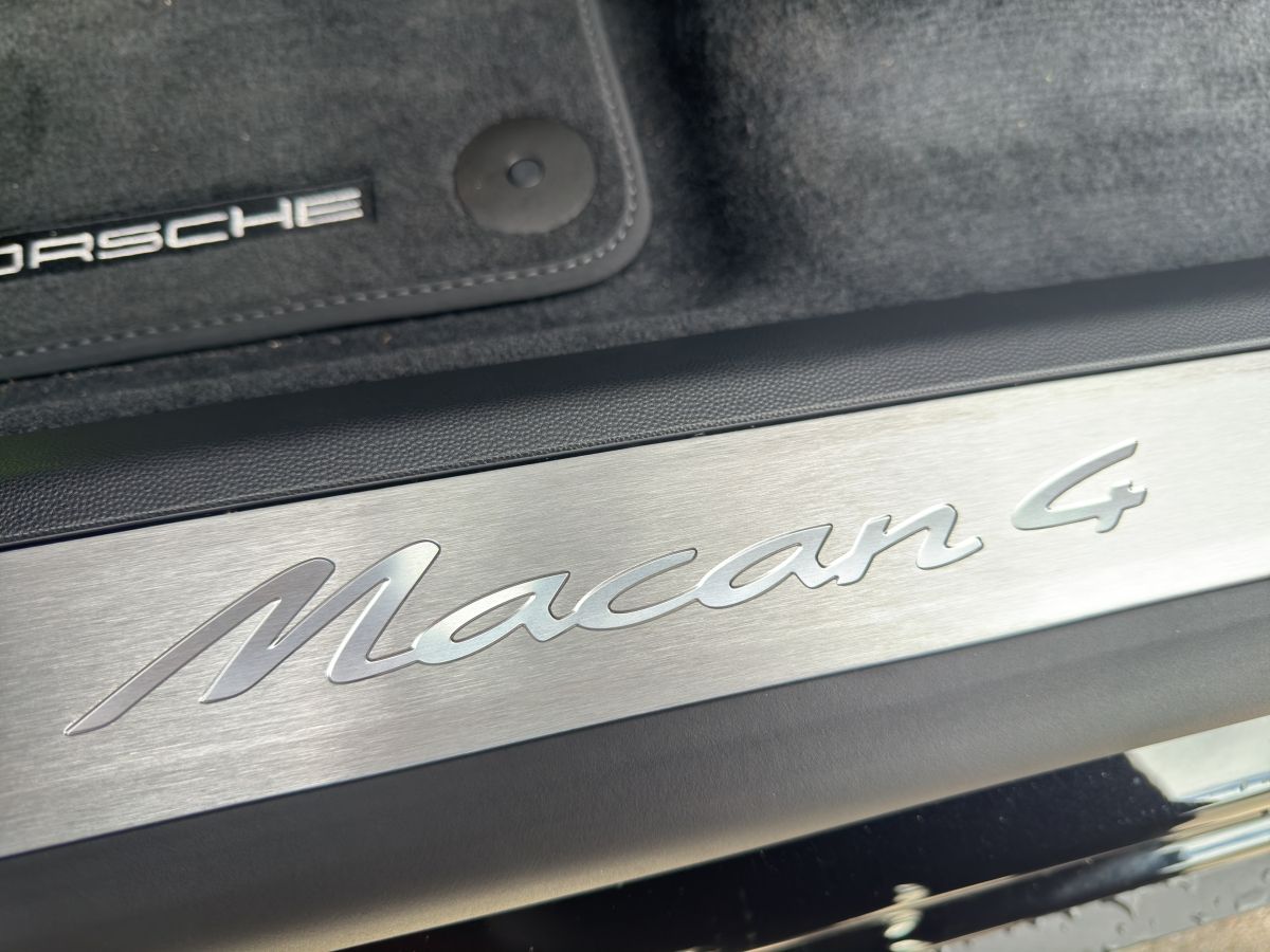 Porsche Macan 4 - Samsaru's Car Outlet