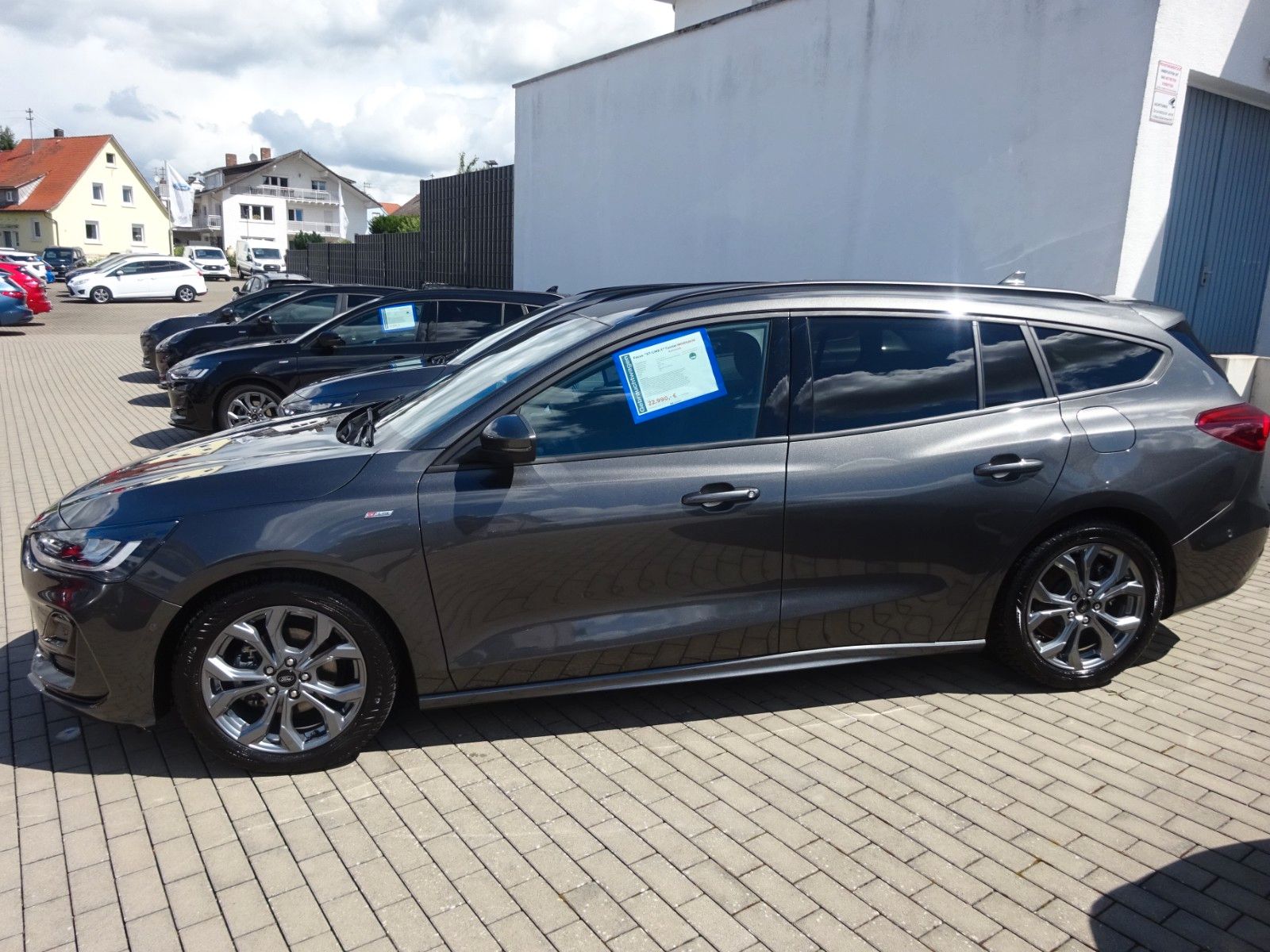 Ford Focus Turnier ST-Line X Autom AHK iACC HuD