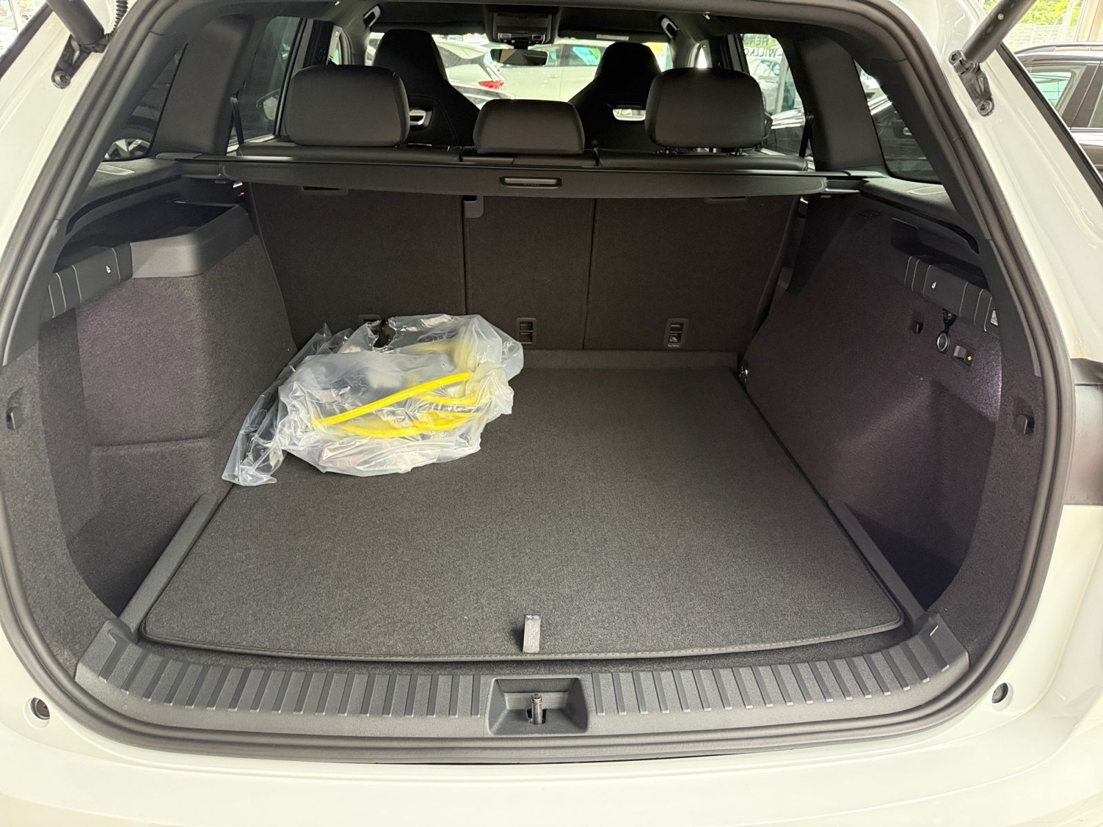 Skoda KODIAQ IV SPORTLINE 1.5 TSI DSG NAVI LED AHK