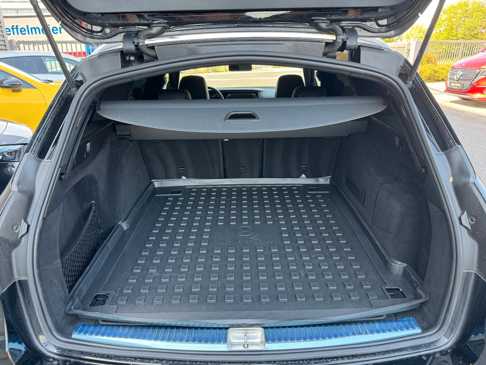 Mercedes-Benz E 400d 4M AMG+Burm+Pano+AHK+Distr+Memory+Night