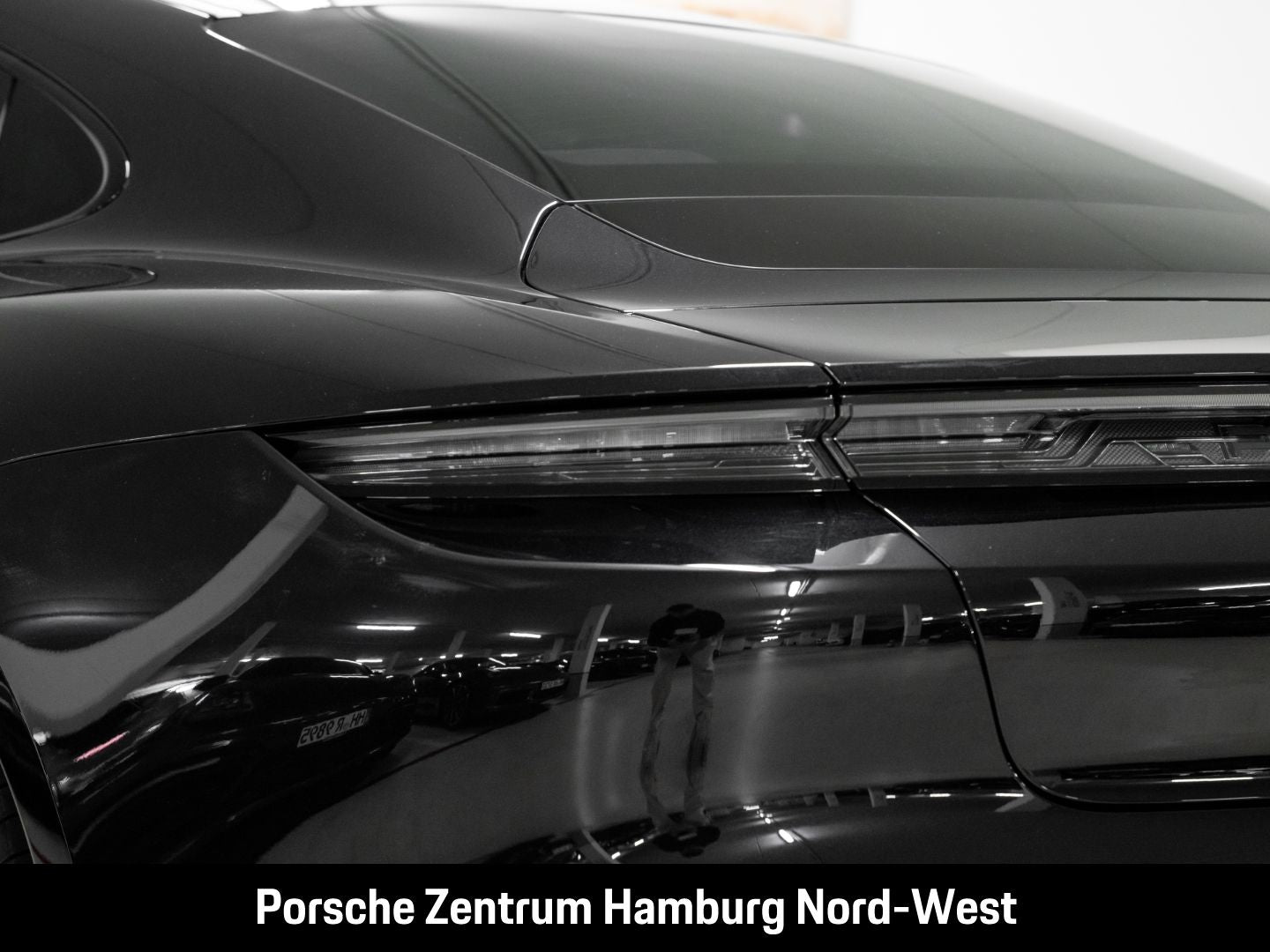 Porsche Taycan Turbo S LED-Matrix InnoDrive Head-Up
