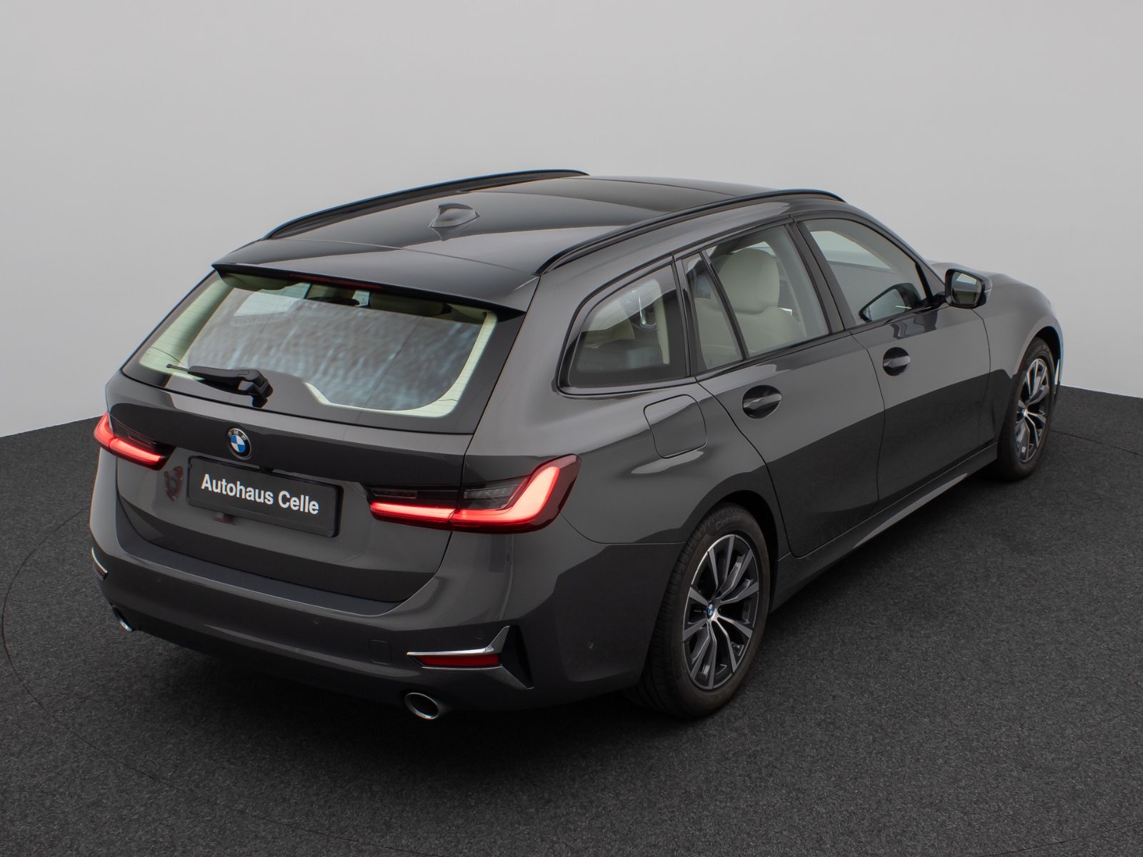 BMW 320d xD Luxury Line - Samsaru's Car Outlet
