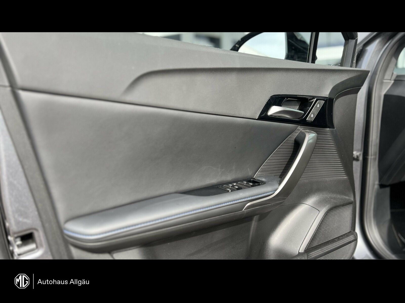 MG4 Luxury 64 kW LED+360°Kam+ACC+Klim+CarPlay+SH
