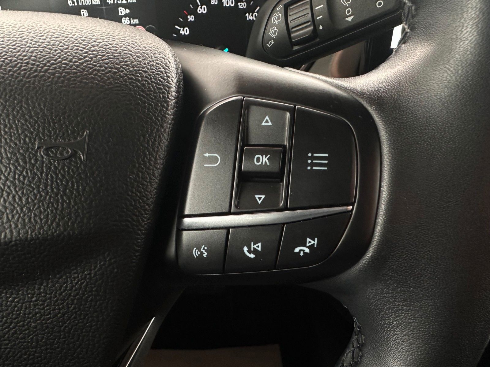 Ford Focus Lim. Titanium| Navi | LED | Assistenzpaket
