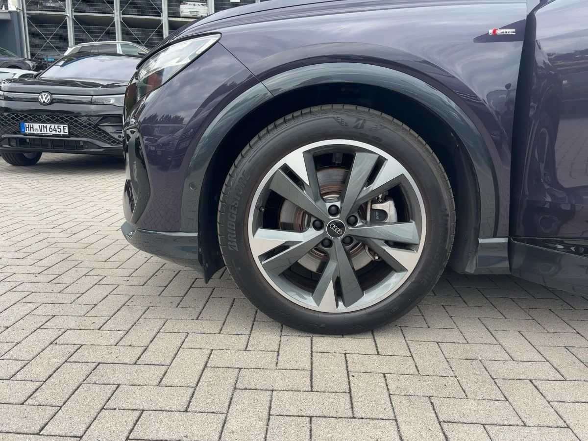 Audi Q4 50 e-tron S line quattro AHK Navi Panorama
