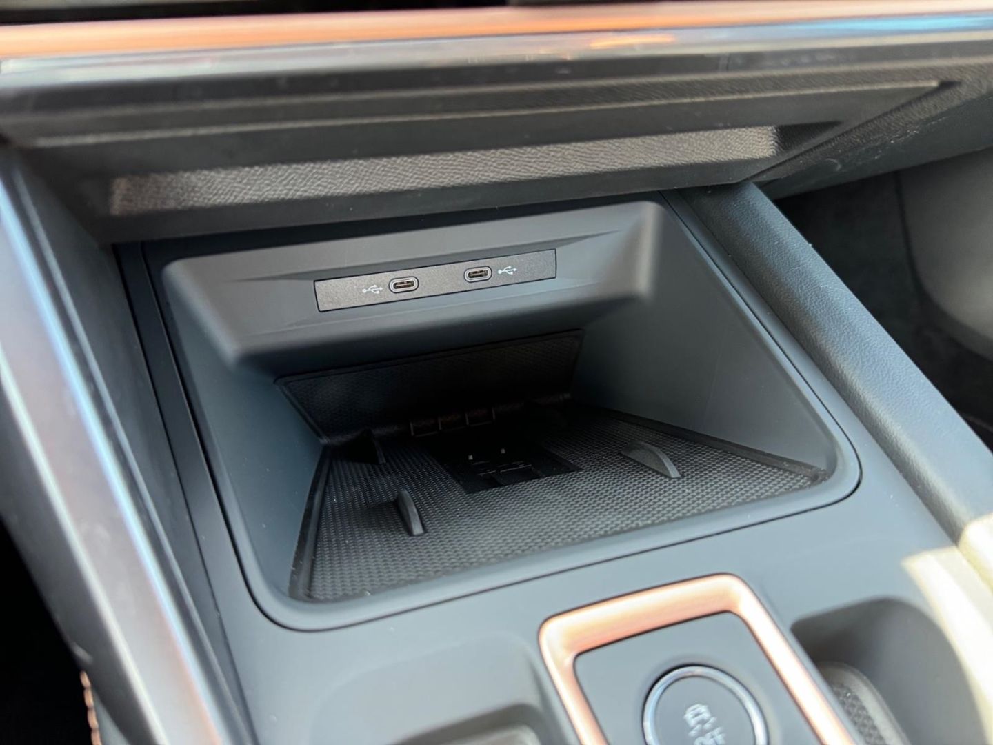 Cupra Formentor 1.5 e-Hybrid VZ AHK Matrix Sennheiser