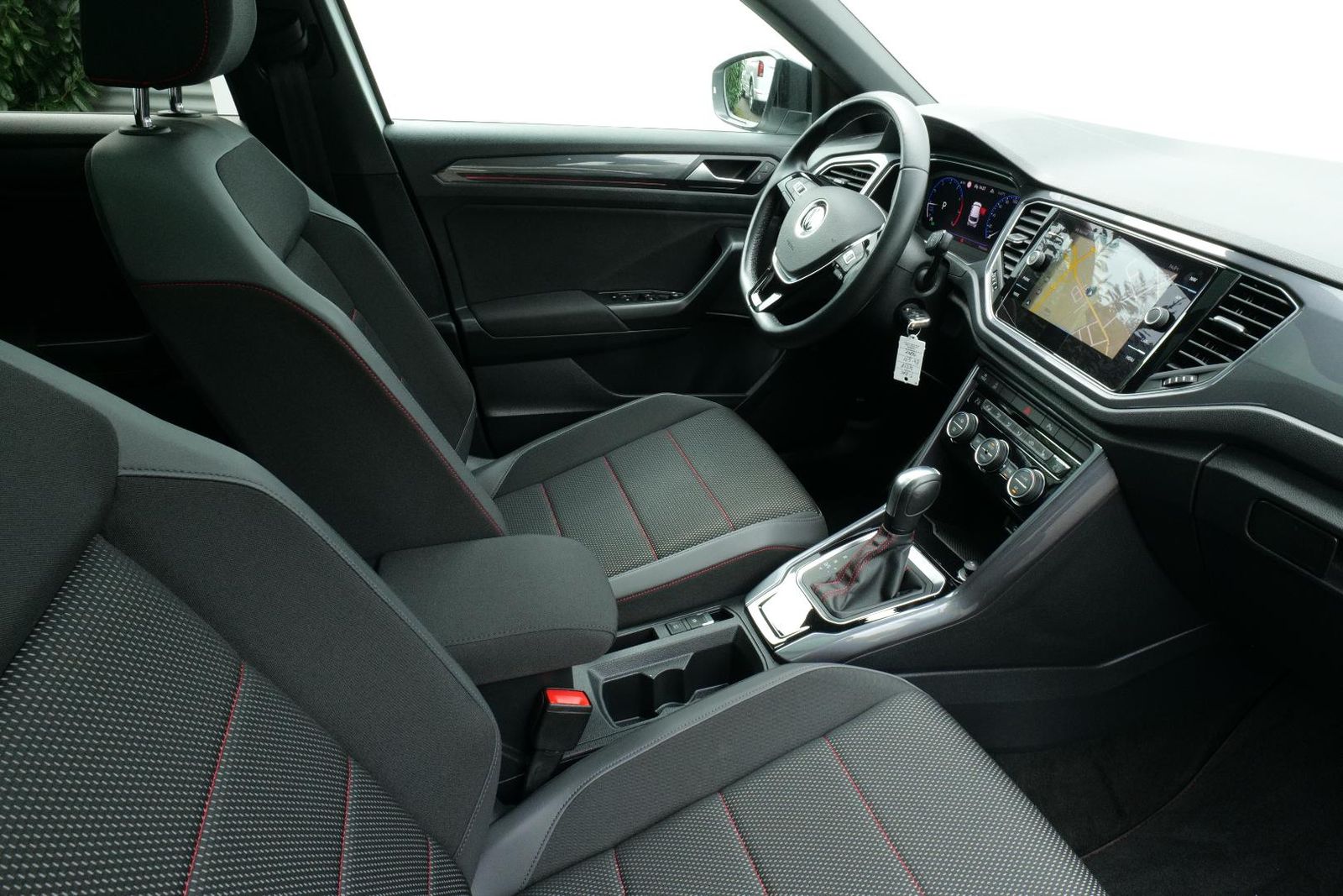 Volkswagen T-ROC Sport 1.5 TSI - Samsaru's Car Outlet