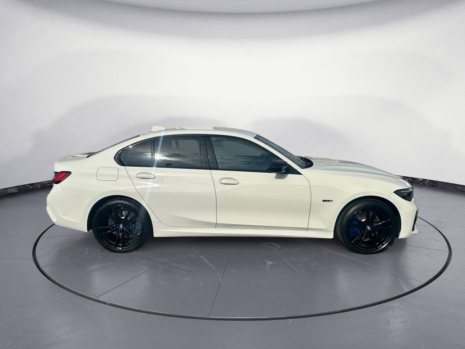BMW 320e M Sport Automatik - Samsaru's Car Outlet