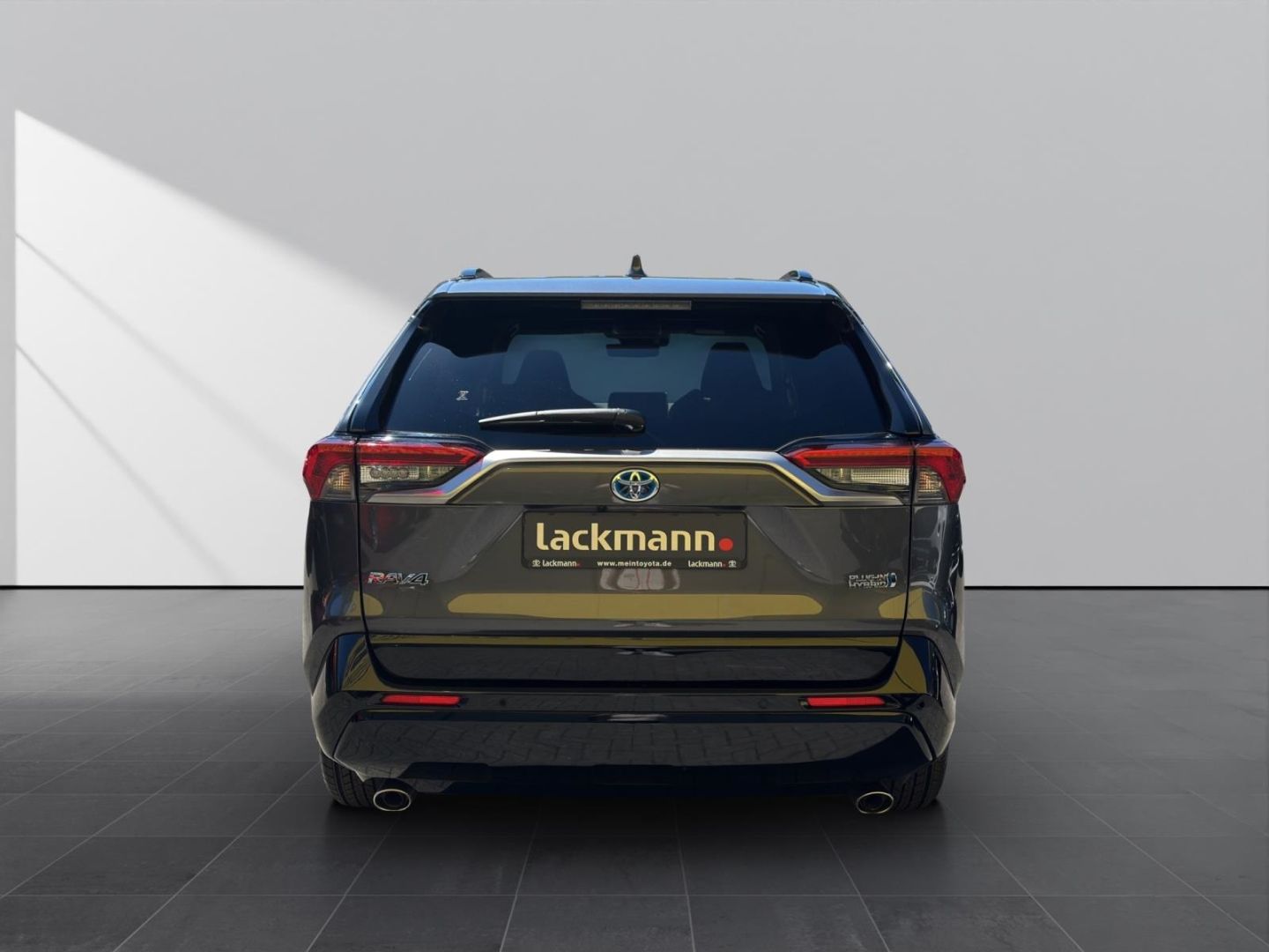 Toyota RAV 4 2.5 Plug-in Hybrid 4x4 - Samsaru's Car Outlet