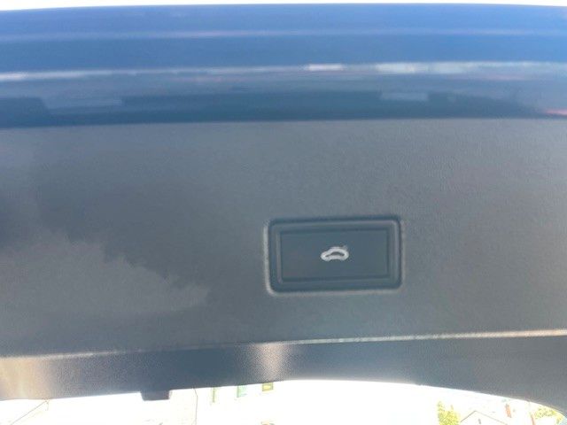 Volkswagen T-Roc 1.5 TSI Style - Samsaru's Car Outlet