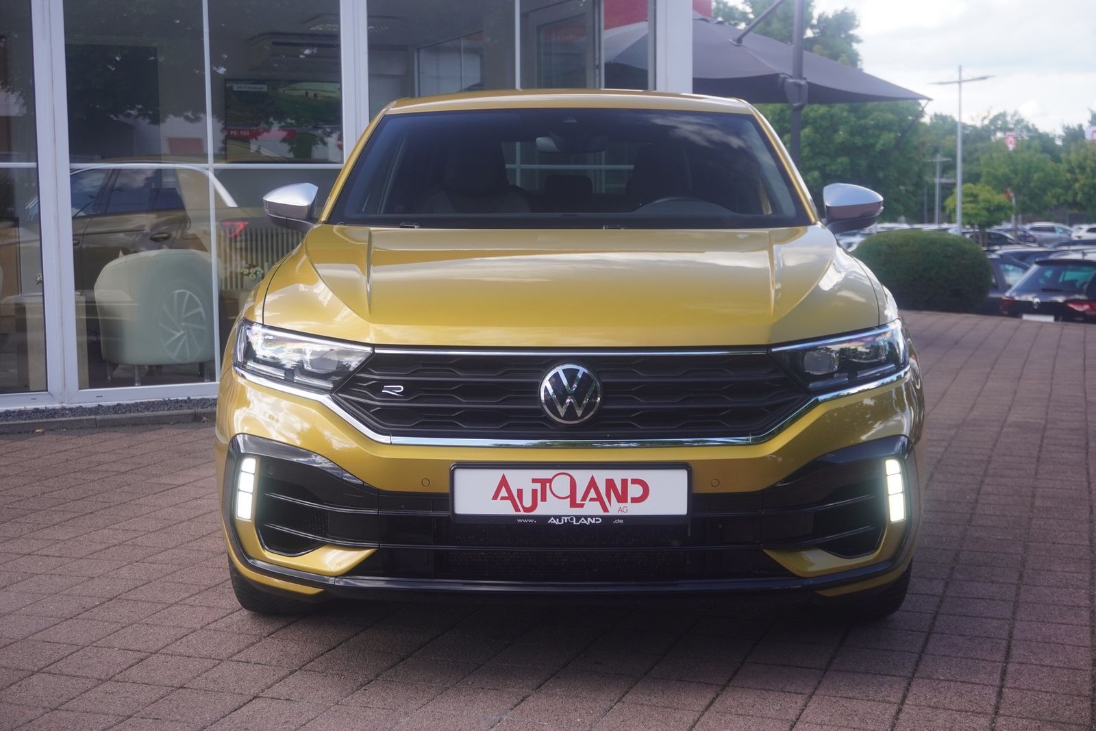 Volkswagen T-Roc 2.0 TSI R 4Motion DSG - Samsaru's Car Outlet