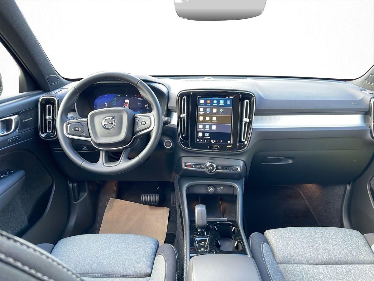 Volvo XC40 Black Edition Plus, B3 Mild-Hybrid, Benzin