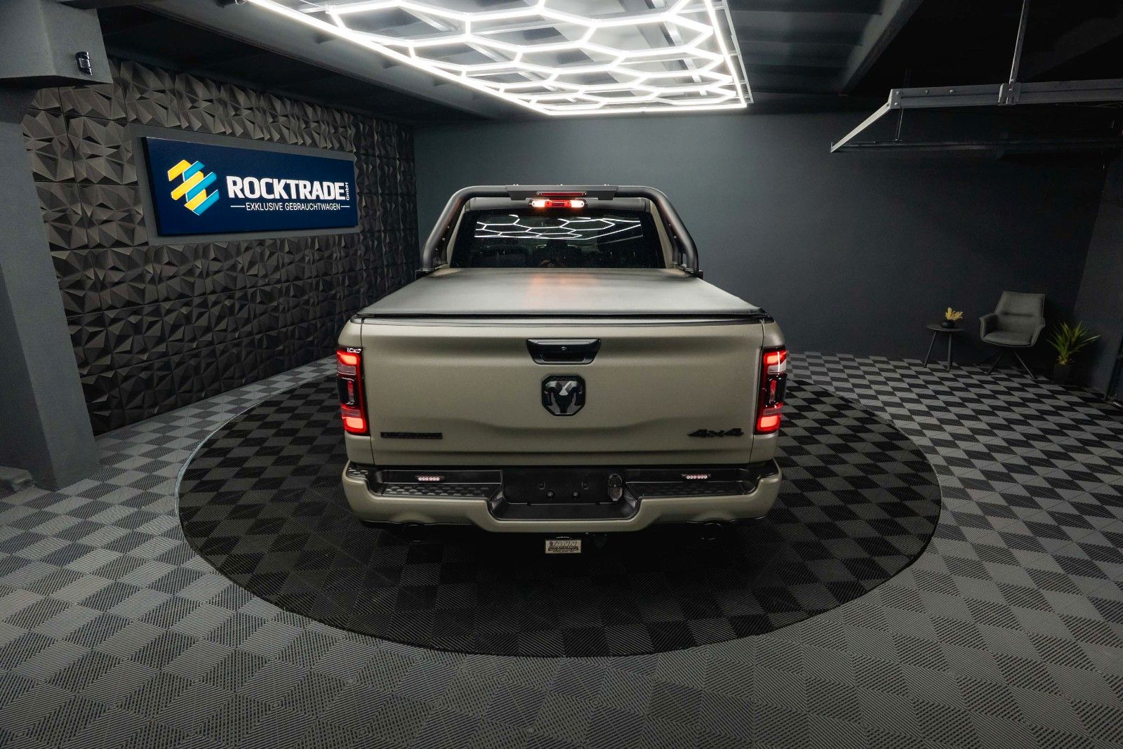 Dodge RAM 5.7 V8 HEMI 4x4 OFFROAD LONGBED RAPTOR Style