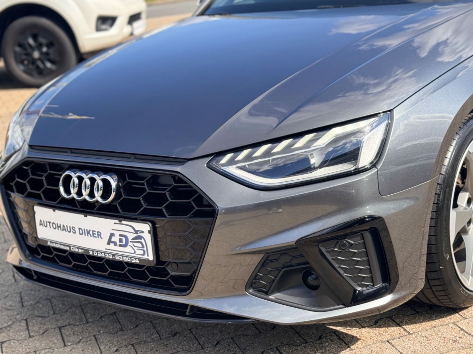 Audi A4 Avant 35 TDI S line - Samsaru's Car Outlet