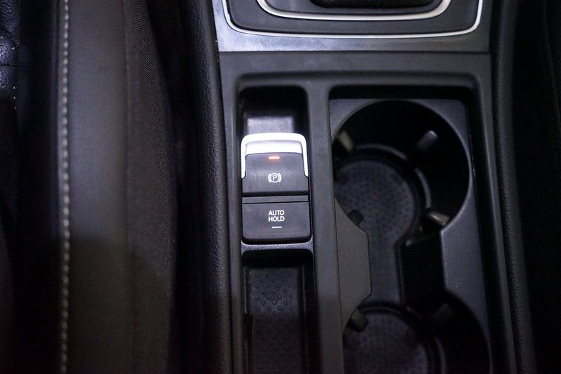 Volkswagen Golf 36 kWh Elektro - Samsaru's Car Outlet