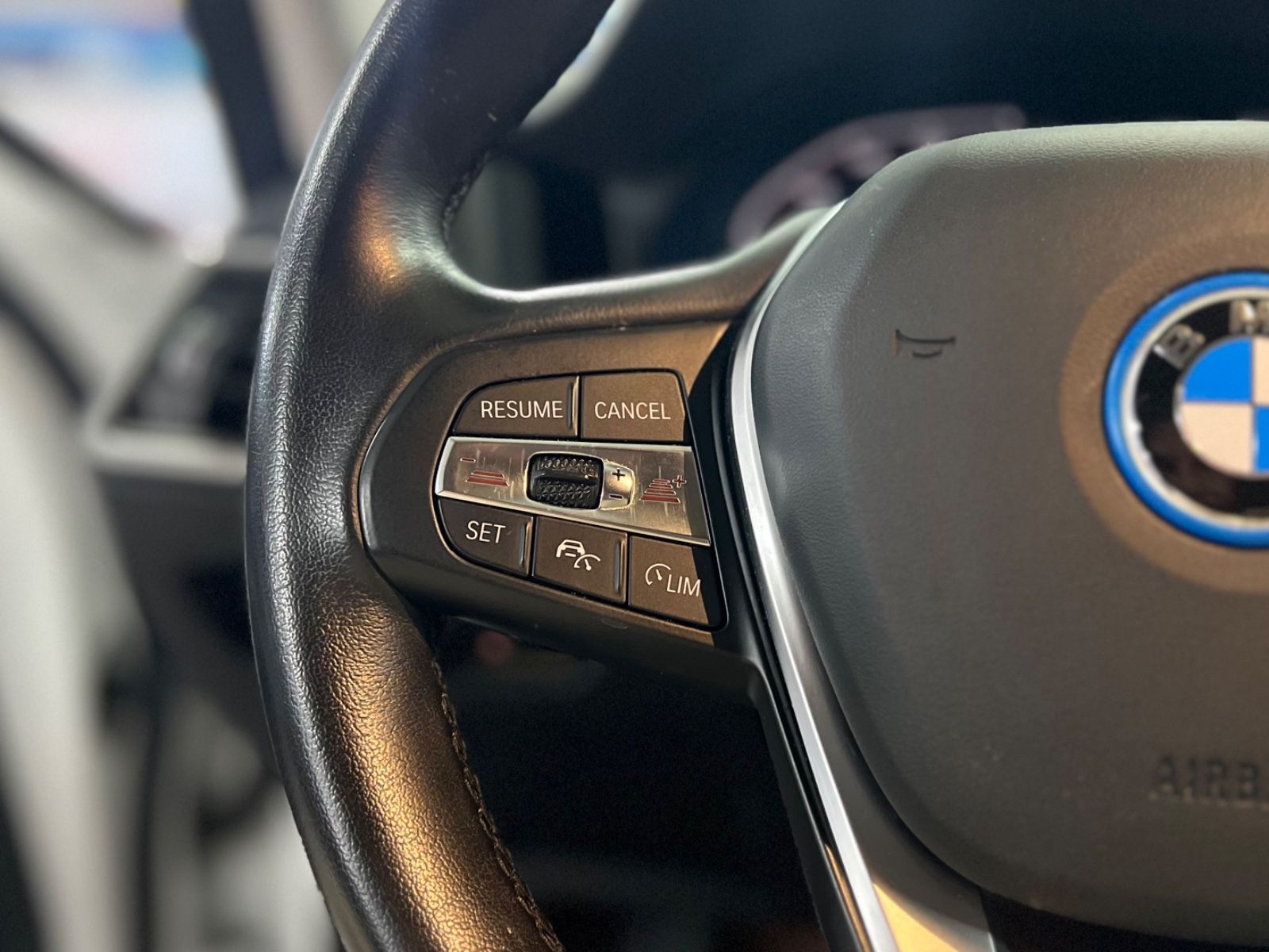BMW 330 e Touring Advantage - Samsaru's Car Outlet