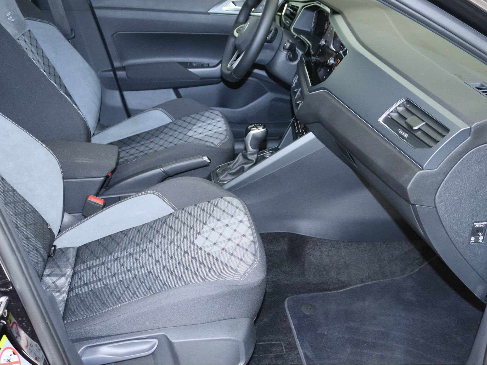 Volkswagen Polo 1.0 TSI R-Line MATRIX-LED ACC NAVI KAMERA