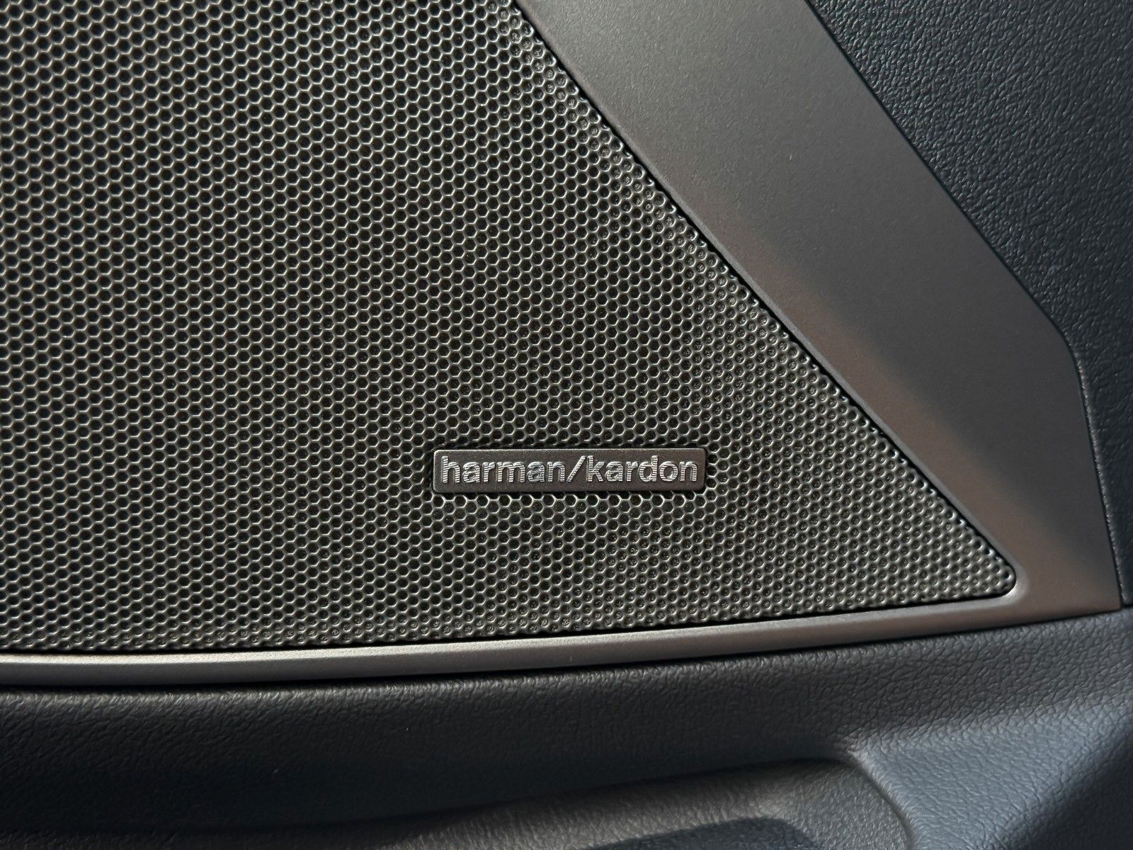 BMW 320d xD M Sport Pro HuD 360° h/k AHK 19"Alu