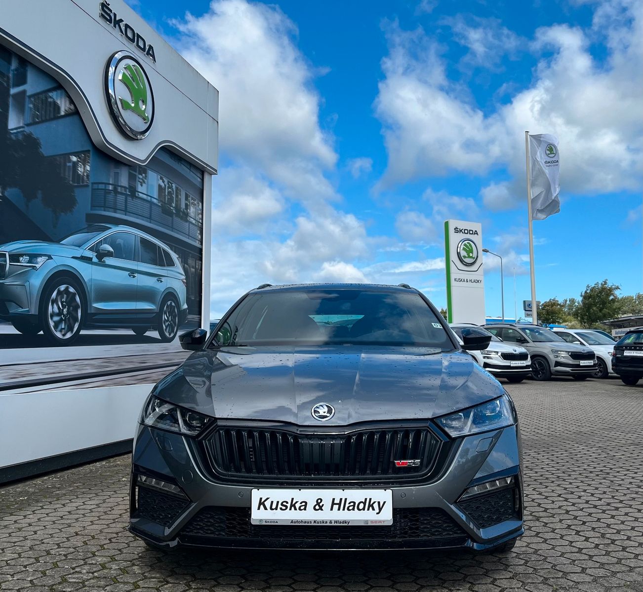 Skoda Octavia RS 2.0 TSI - Samsaru's Car Outlet