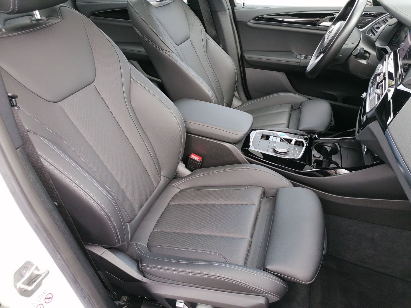 BMW iX3 Inspiring M SPORT AHK Alarm SHZ Park Assiste
