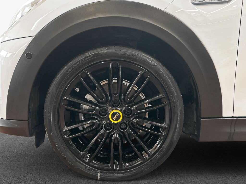 MINI Cooper SE MINI Yours Trim - Samsaru's Car Outlet