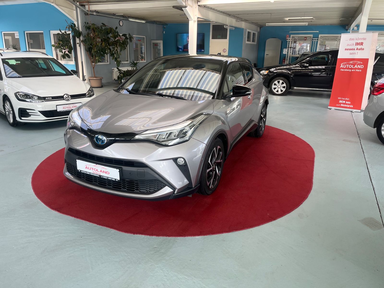 Toyota C-HR Hybrid1.8 Team - Samsaru's Car Outlet