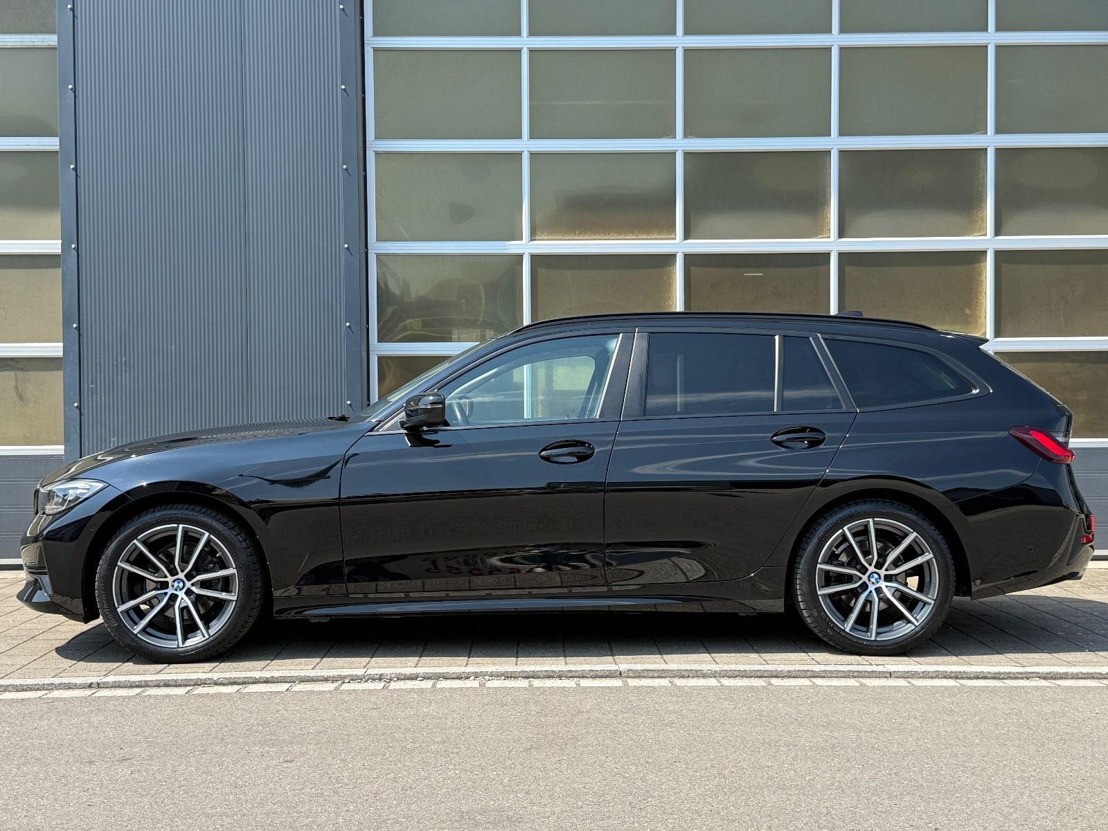 BMW 320 d - Samsaru's Car Outlet