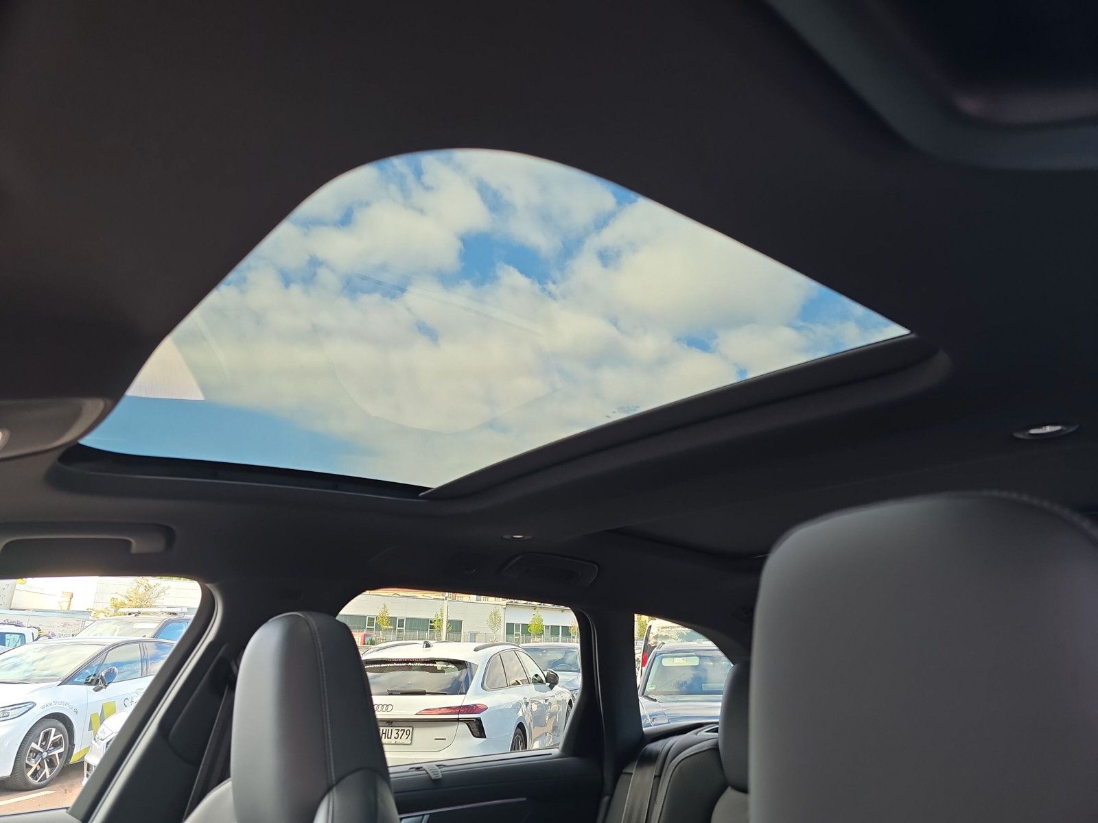 Audi RS6 Avant KERAMIK DYNAMIK+ 305KM/H PANO STANDHZG