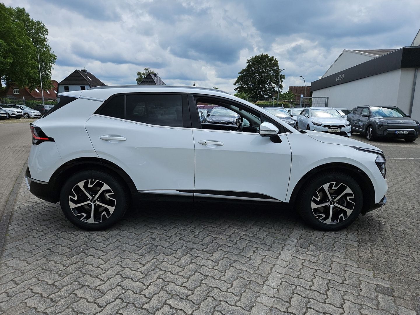 Kia Sportage 1.6T DCT AWD 48V Spirit+ - Samsaru's Car Outlet