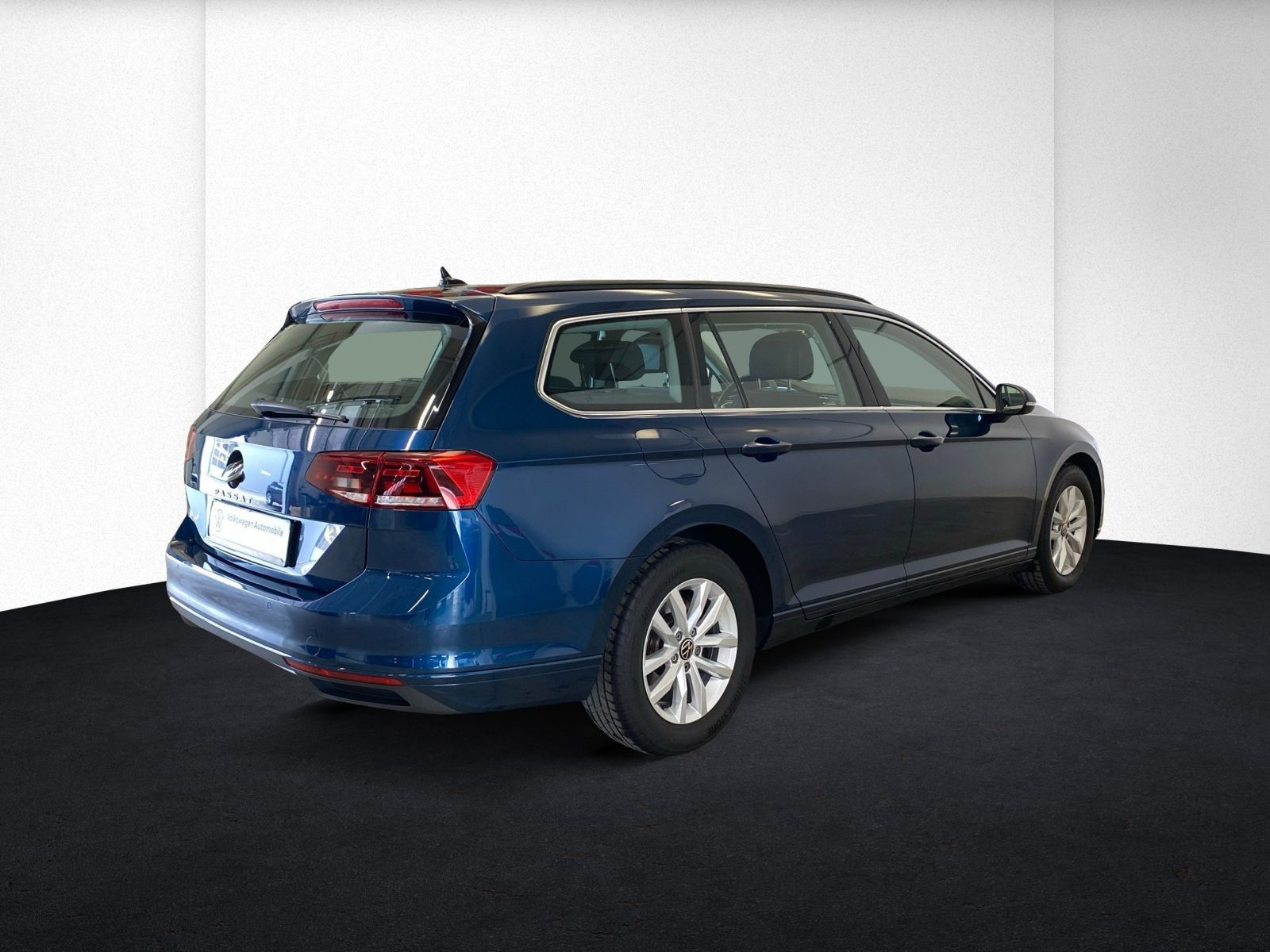Volkswagen Passat Variant 2.0 TDI Business - Samsaru's Car Outlet