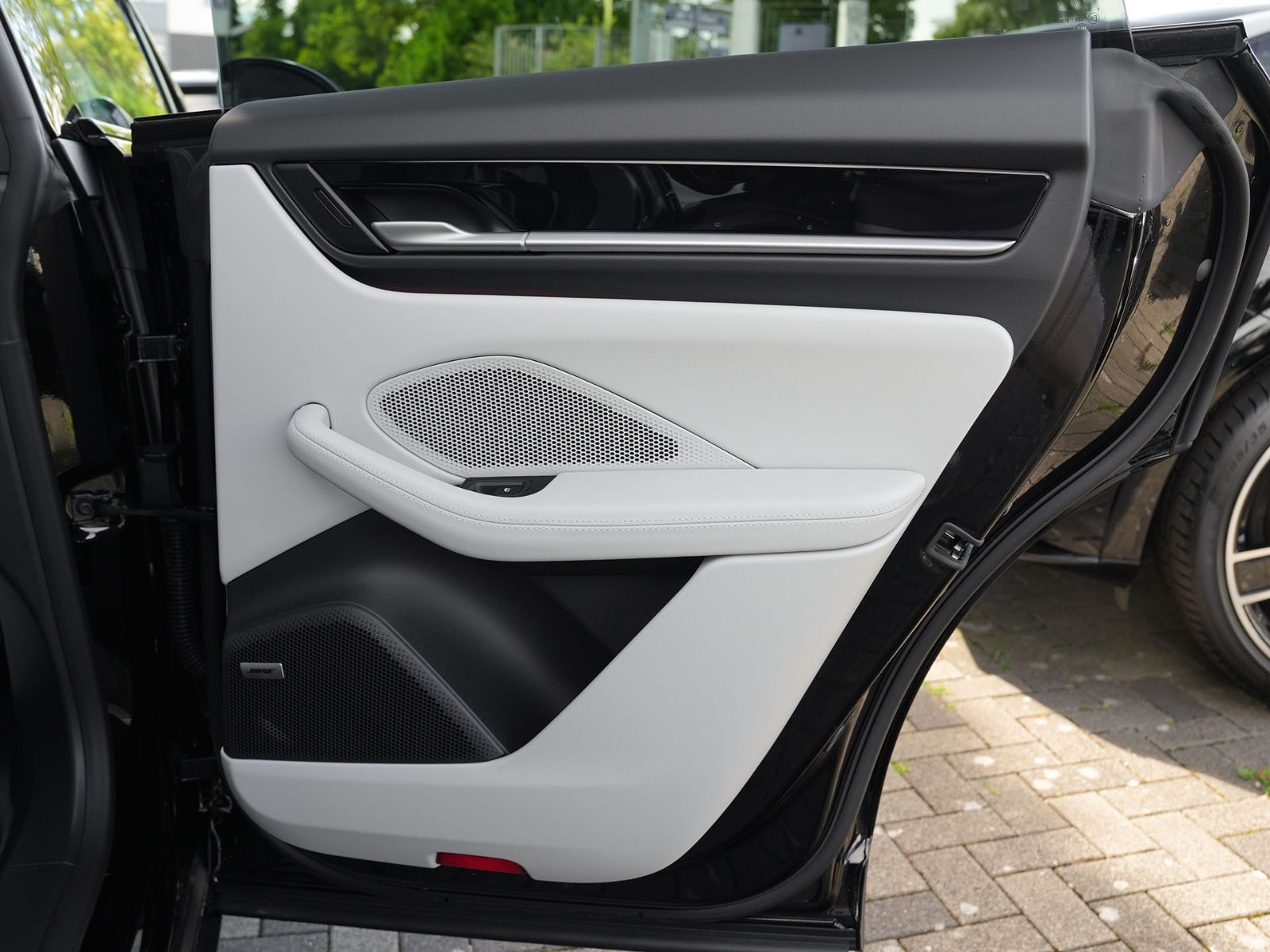 Porsche Macan 4 ACC-LUFTF.-PANO-BOSE-22"RS-LEDER KREIDE