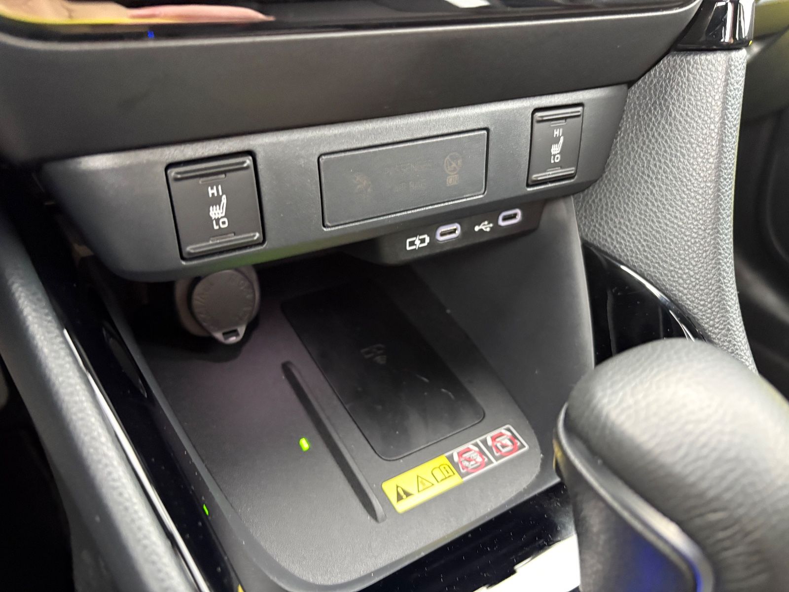 Toyota Yaris Hybrid Style **JAHRESWAGEN**
