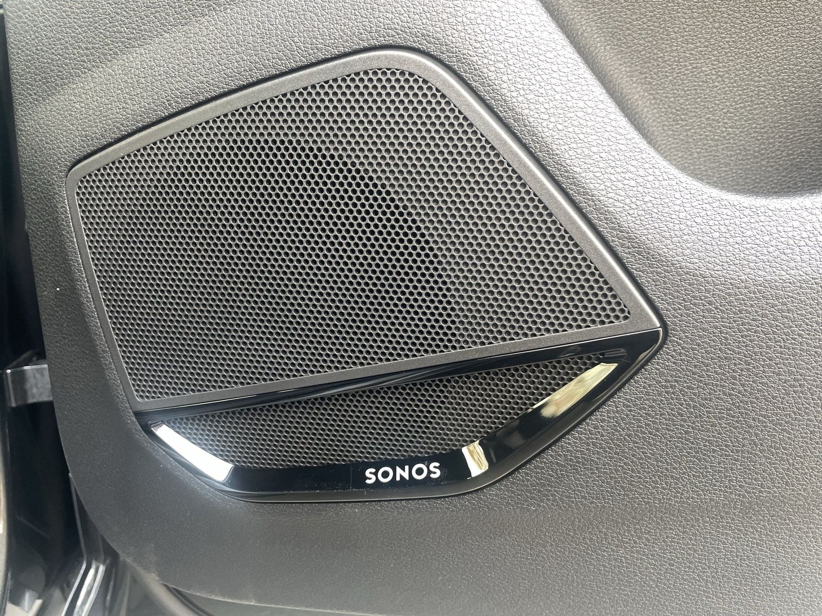 Audi Q3 Sportback 40TFSI S-Line Matrix|AHK|Pano
