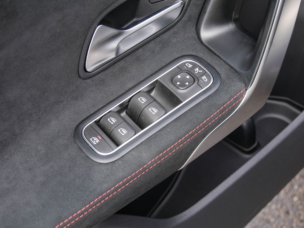 Mercedes-Benz CLA 220 4MATIC Coupé - Samsaru's Car Outlet