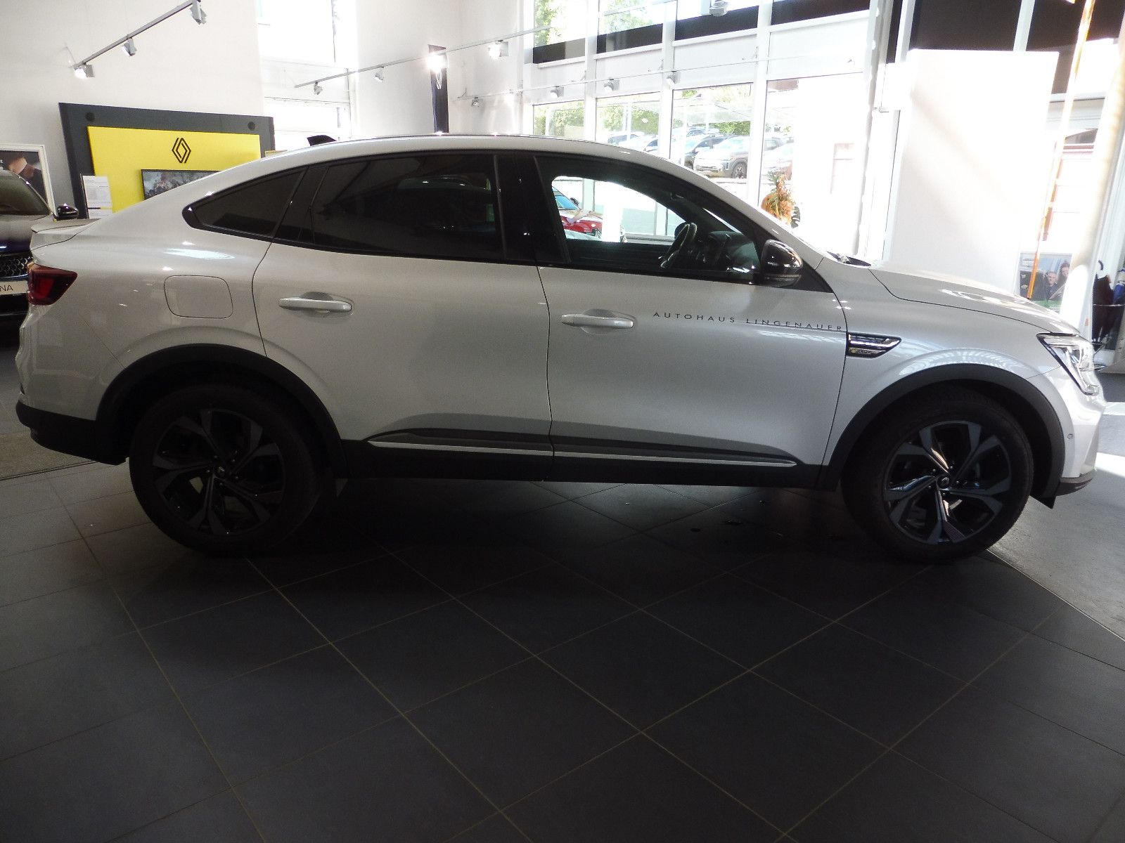 Renault Arkana R.S. Line TCe 160 - Samsaru's Car Outlet