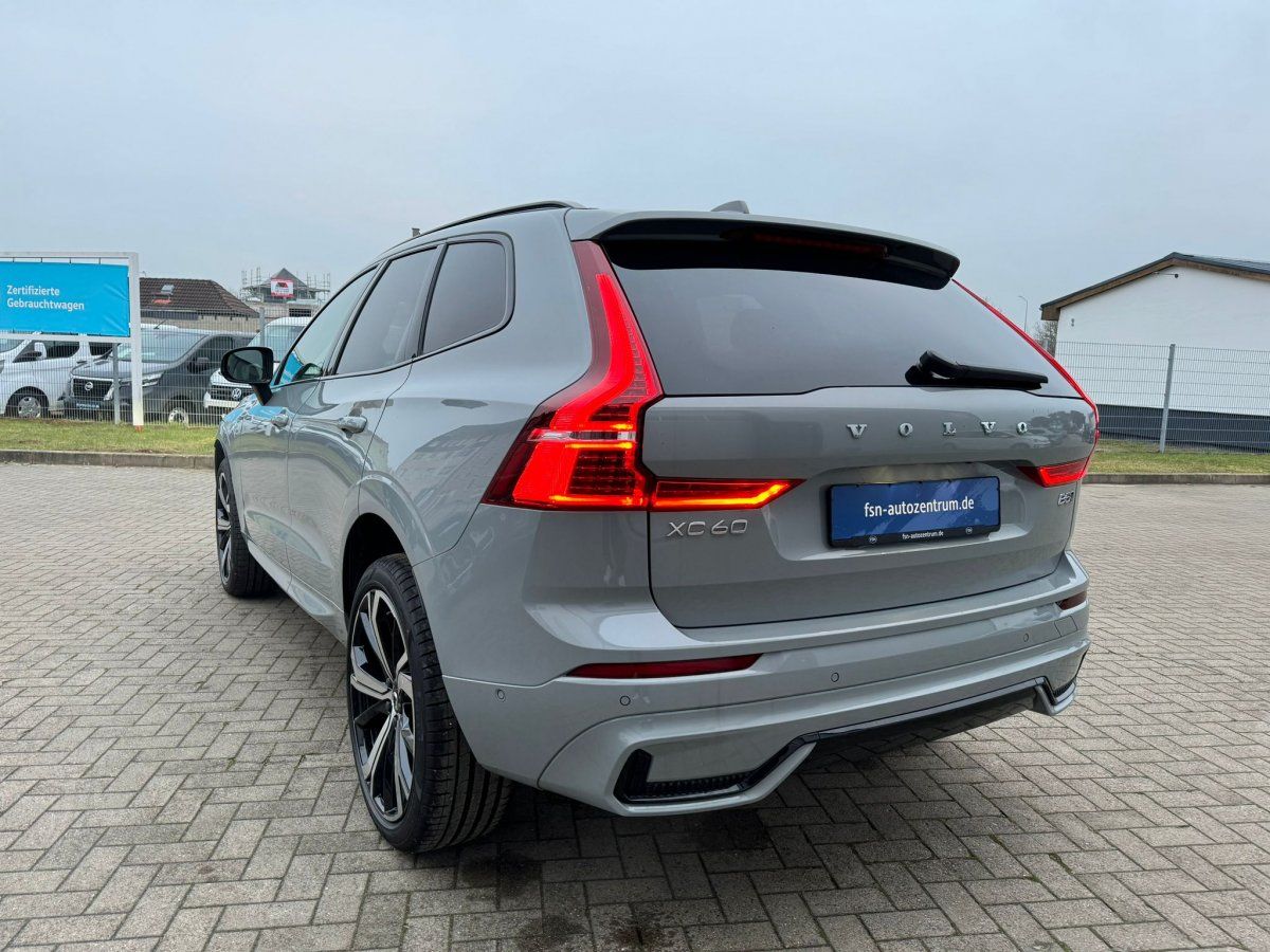 Volvo XC60 B5 AWD Ultimate Dark Luftfahrwerk Bowers &
