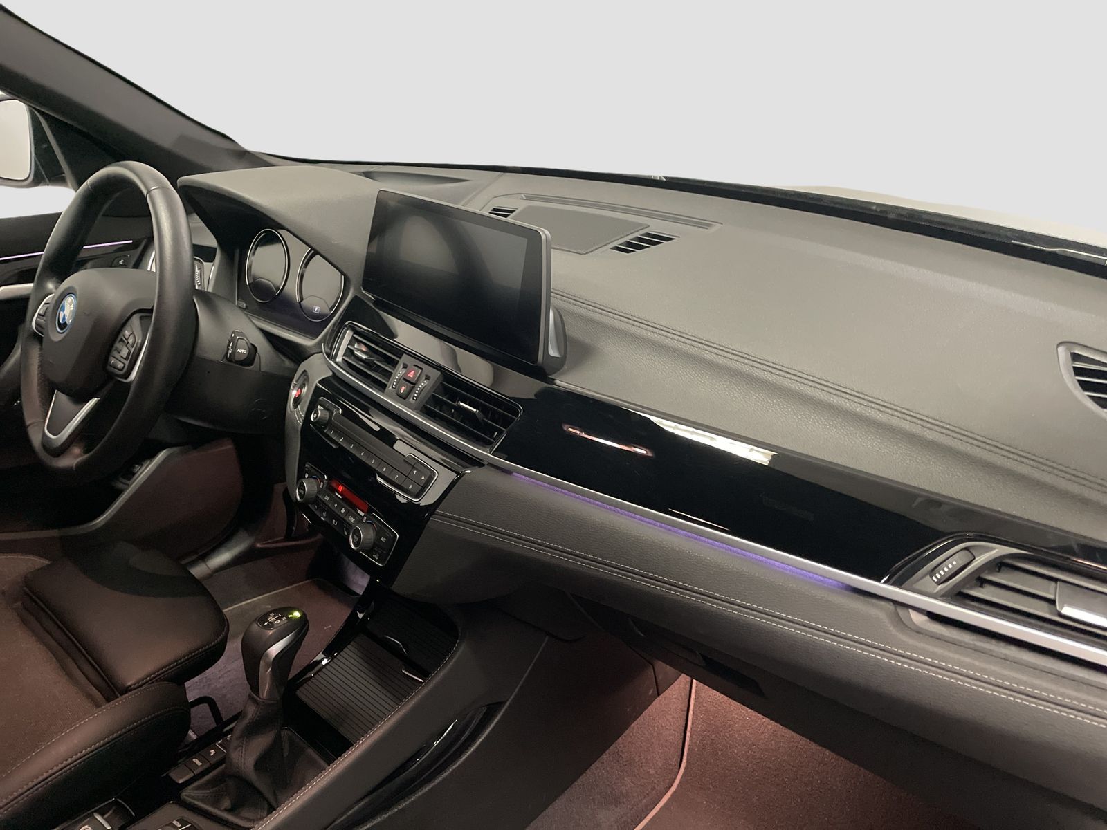 BMW X1 xDrive25e Sport Line - Samsaru's Car Outlet