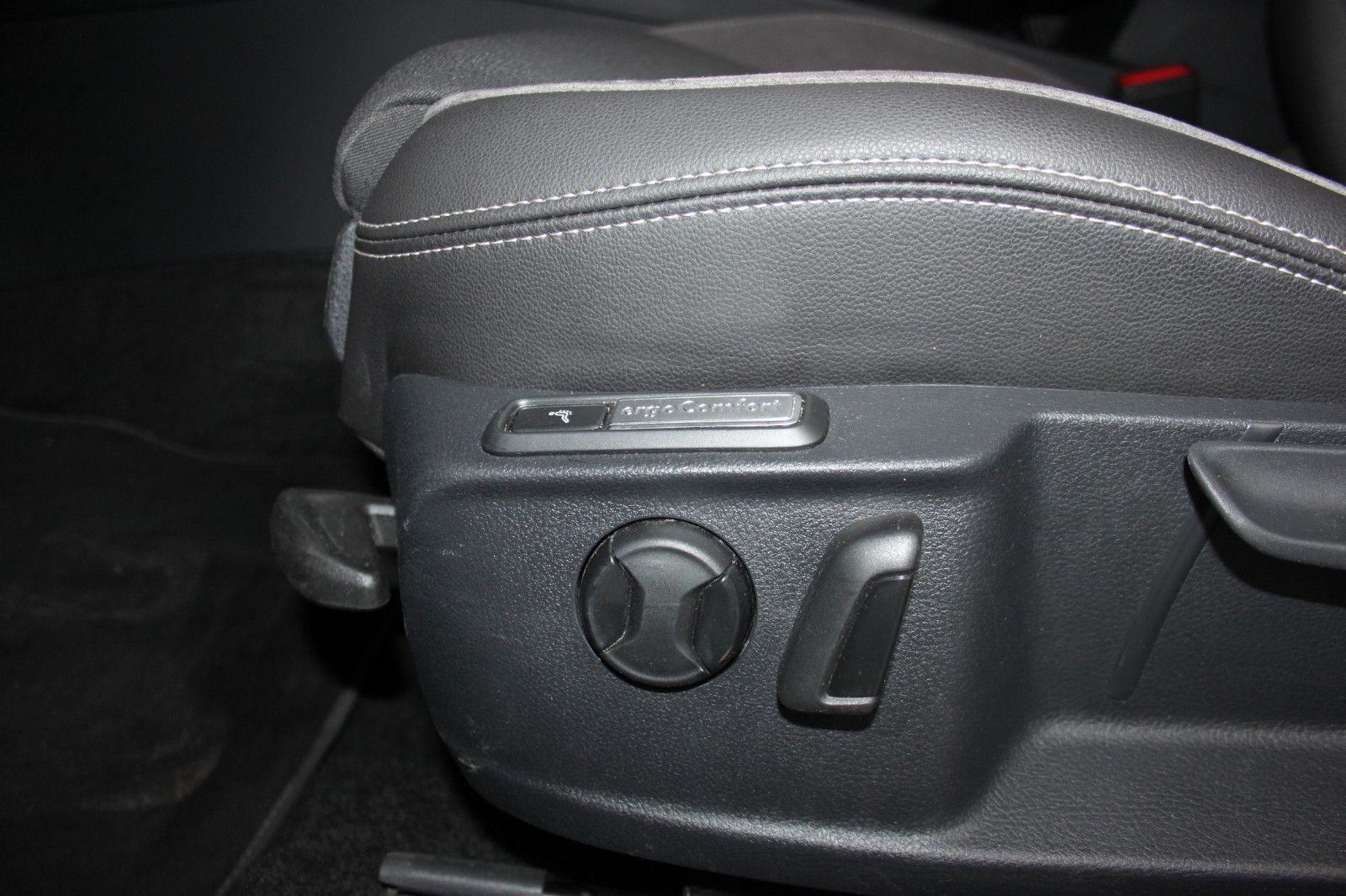 Volkswagen Passat Variant Alltrack/DSG/PANO/AHK/KAME/IQLED