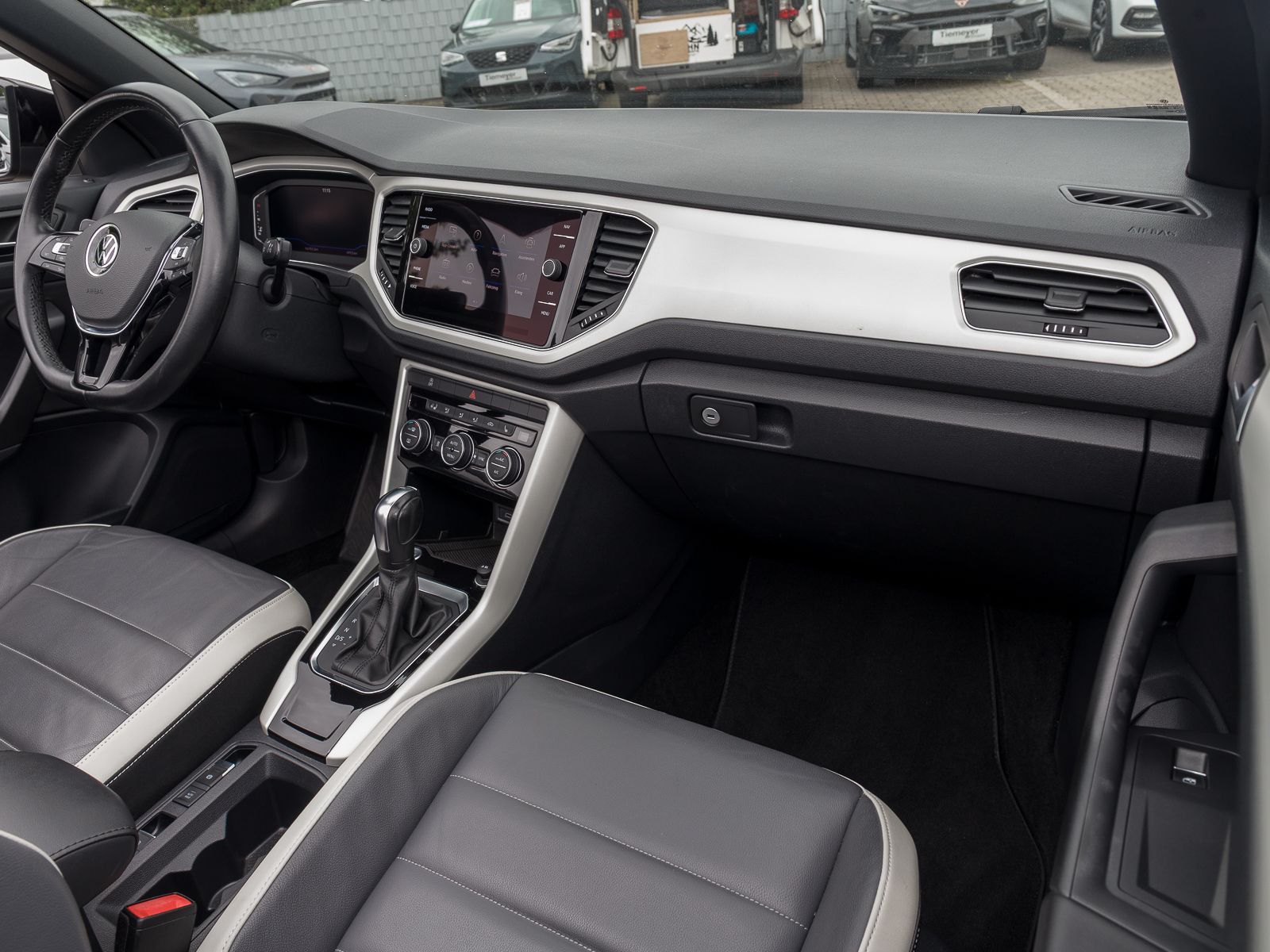 Volkswagen T-Roc Cabriolet 1.5 TSI DSG STYLE - Samsaru's Car Outlet